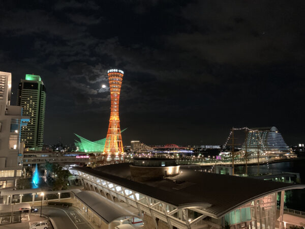 夜の神戸ポートタワー 1