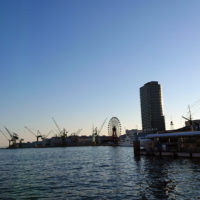 夕暮れの神戸港