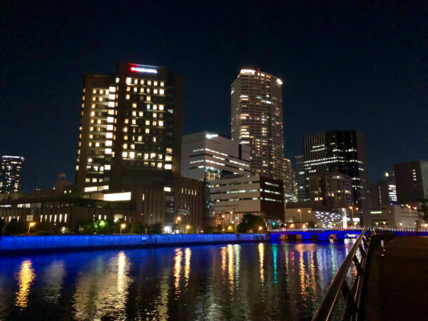 川沿いの夜景 1