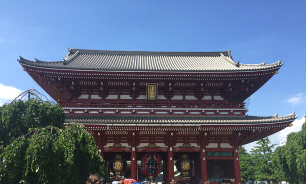 晴れた日の浅草寺 2