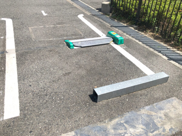 ロック装置方式駐車場 1