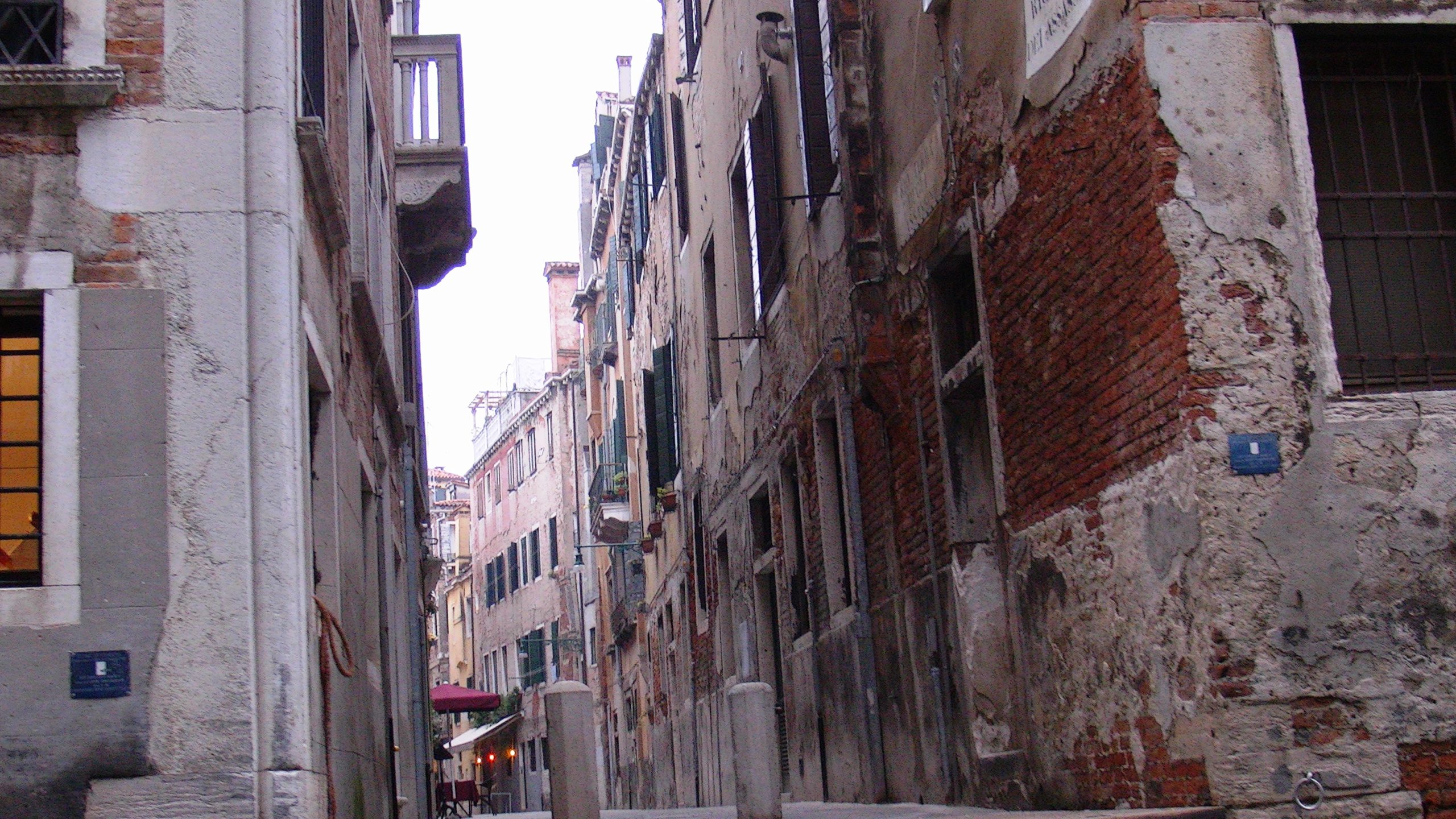 ベネチアの街並み 水路から2 無料写真 フリー素材のダウンロードサイト もある