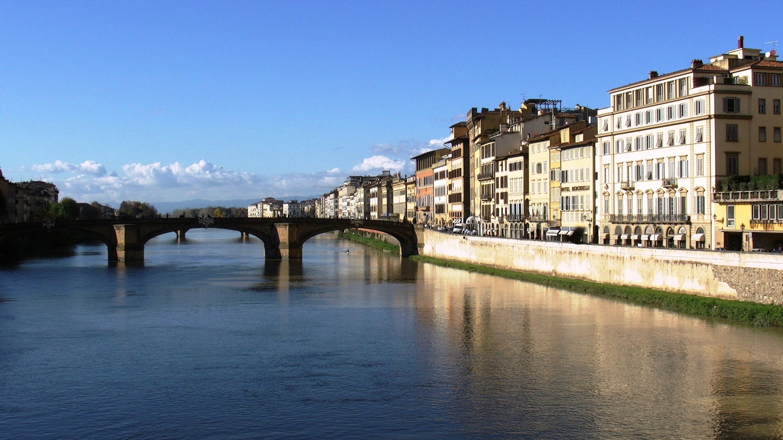 フィレンツェのアルノ川1 無料写真 フリー素材のダウンロードサイト もある