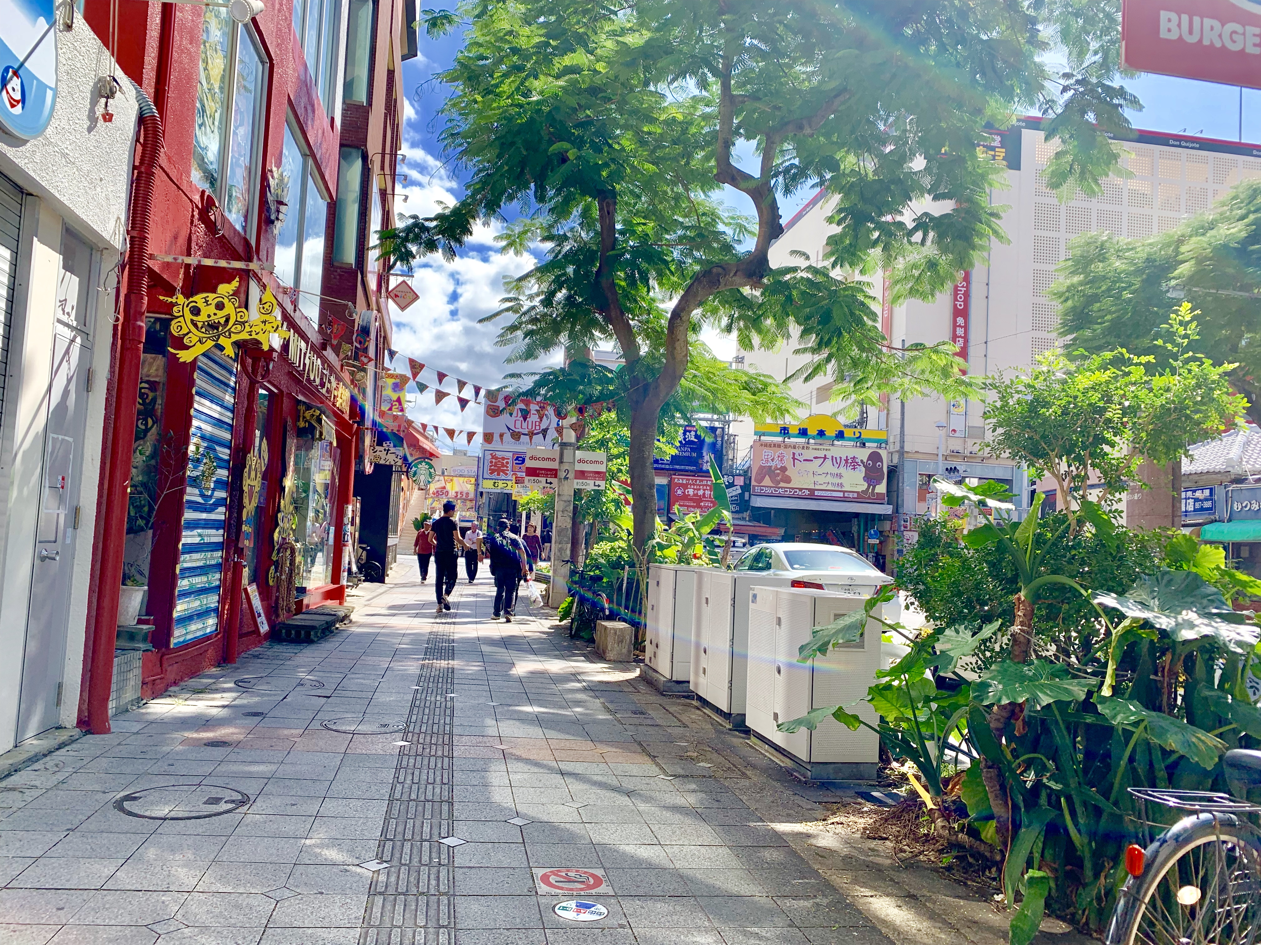 沖縄の街並み 無料写真 フリー素材のダウンロードサイト もある