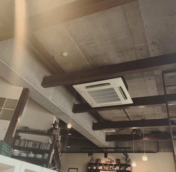 カフェの天井