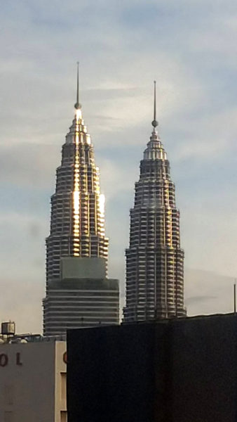 マレーシアの高層タワー 2