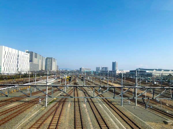 上から見た集合する電車の路線 1